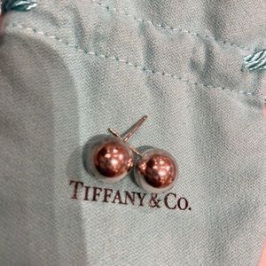 Tiffany&Co used silver bead stud earrings without the back!